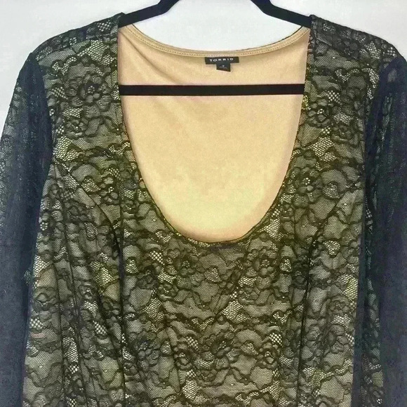 Torrid Bodysuit Black Lace Lined Stretch Long Sleeve Scoop Neck - Picture 4 of 9